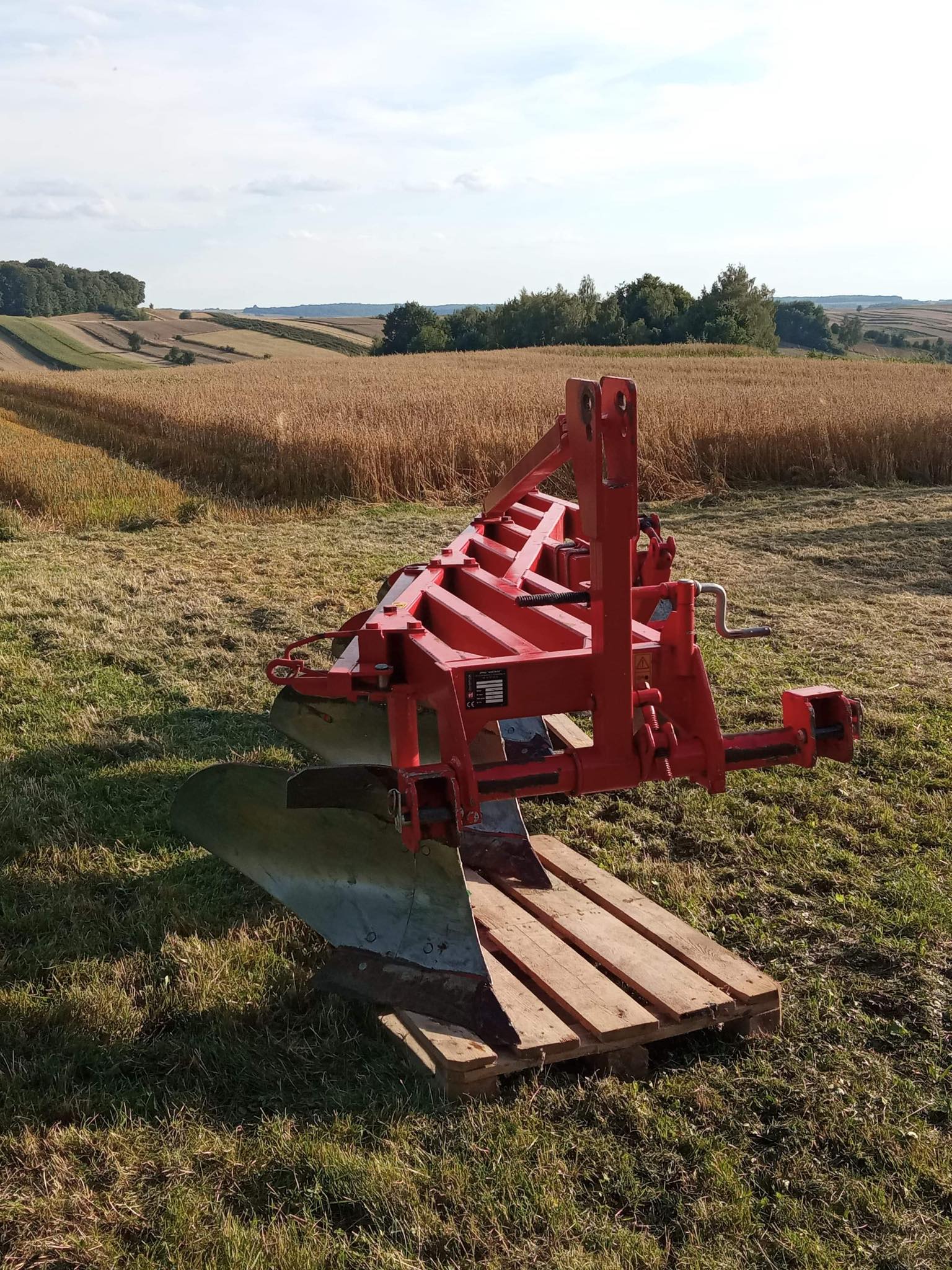 Sprzedam pług zagonowy awe mak 4x45 w bardzo dobrym stanie