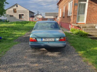 Sprzedam Mercedesa w124 2.5d