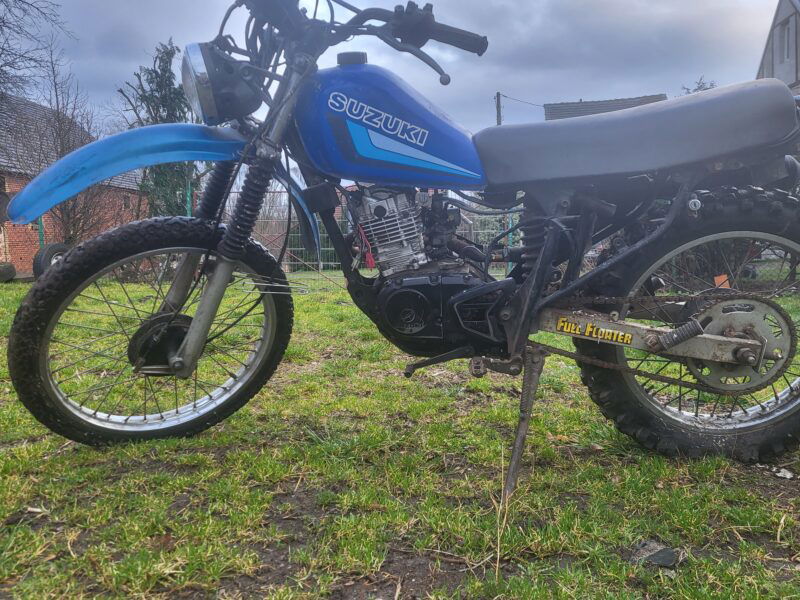 Suzuki dr 125 BRAK ISKRY