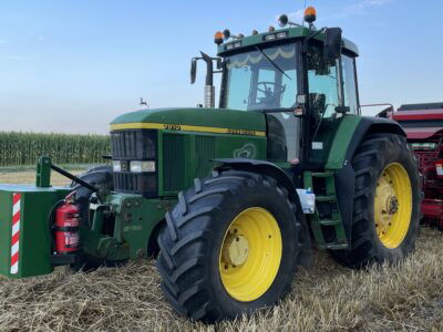 John Deere 7810