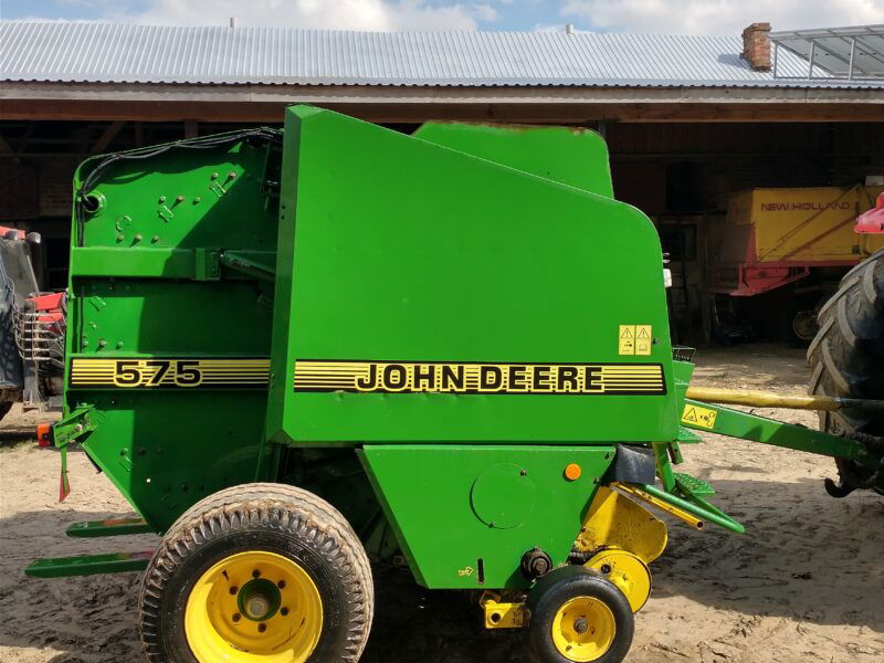 Prasa rolująca JOHN DEERE 575