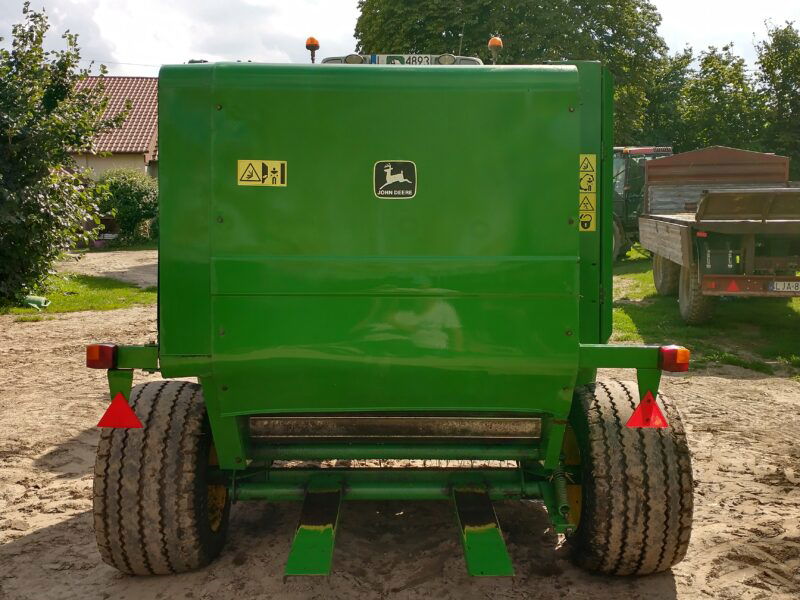 Prasa rolująca JOHN DEERE 575