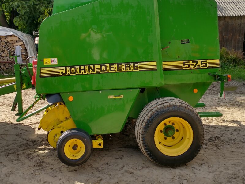 Prasa rolująca JOHN DEERE 575