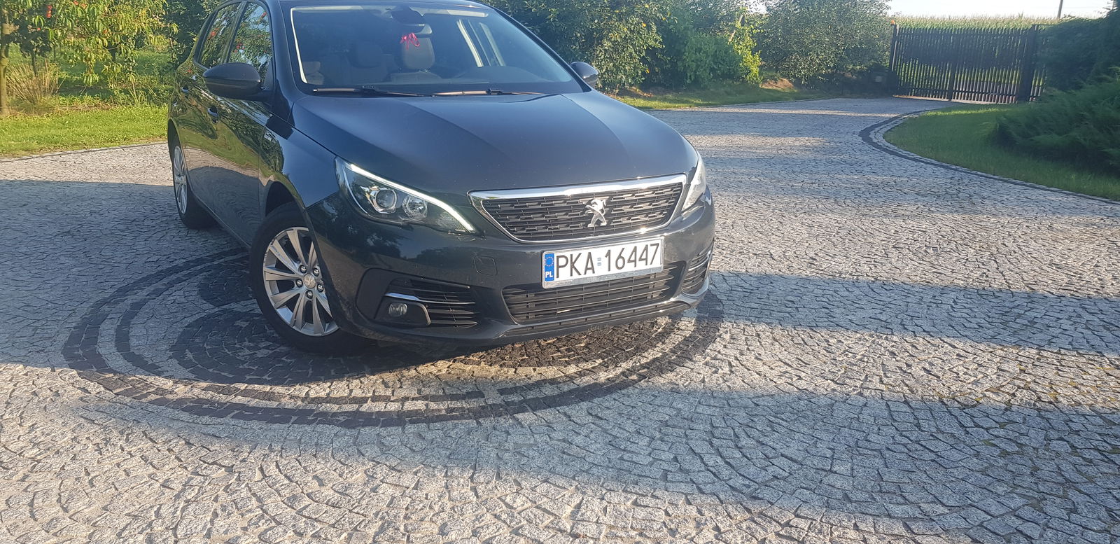 Sprzedam peugeota 308 z roku 2019