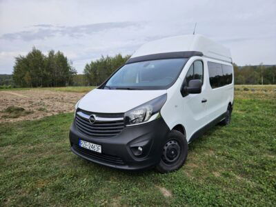 Opel vivaro 1.6 biturbo 8 osobowy. podwyższany