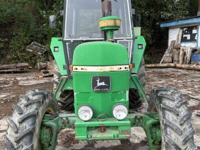 John Deere 3130