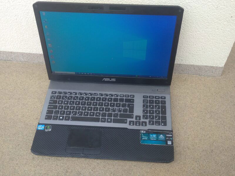 Laptop 17" Asus Rog SSD 240GB i7-3630QM Ram 16GB GTX 670mx 3gb win 10