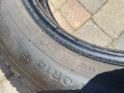 Opony zimowe DUNLOP 165/70 R14 (4sztuki)