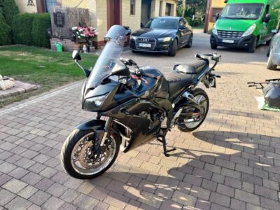 Yamaha fz1 gt bardzo doinwestowana 2 kufry + płyta centralna