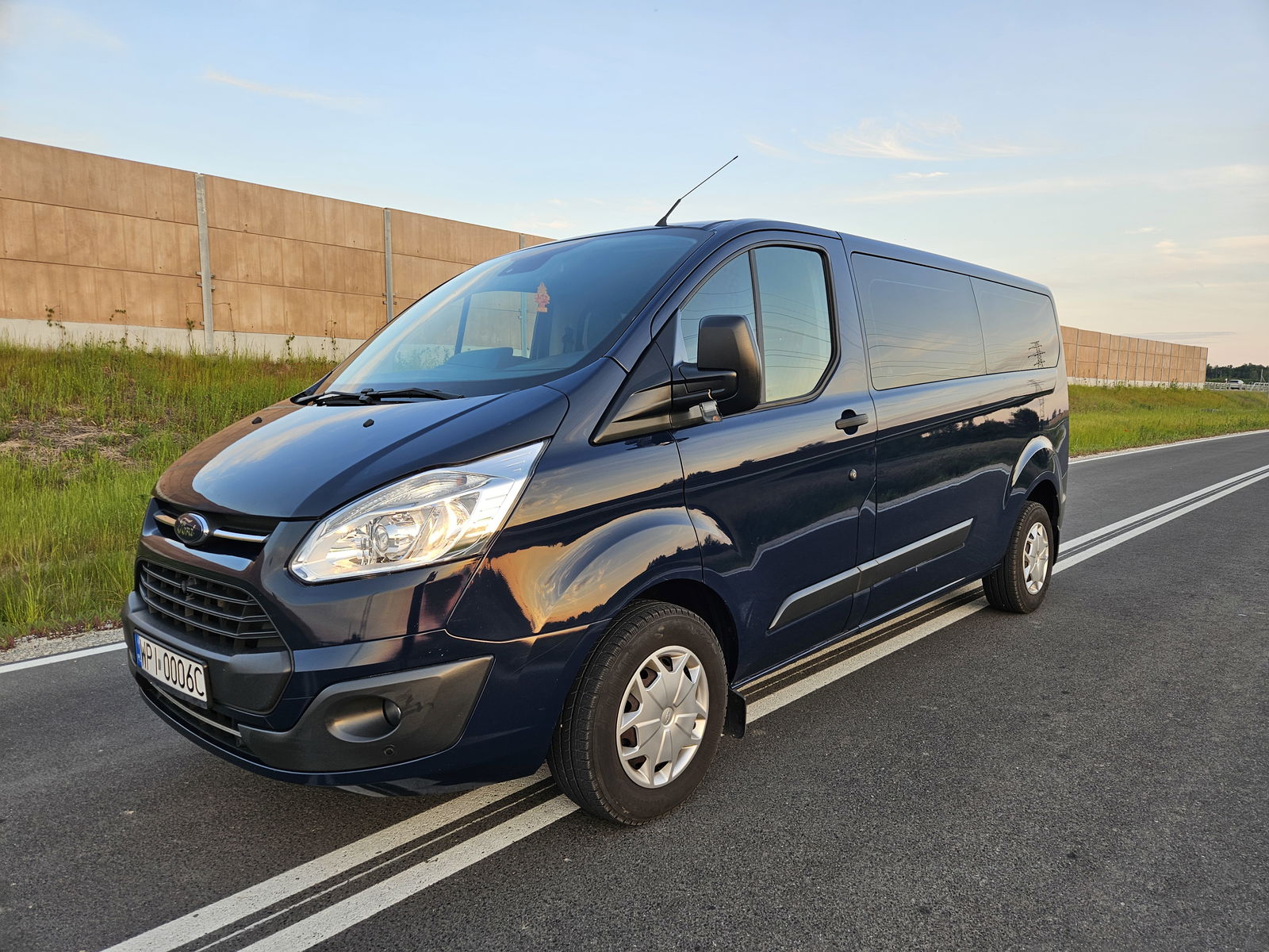 Ford Transit Custom 9 osobowy.