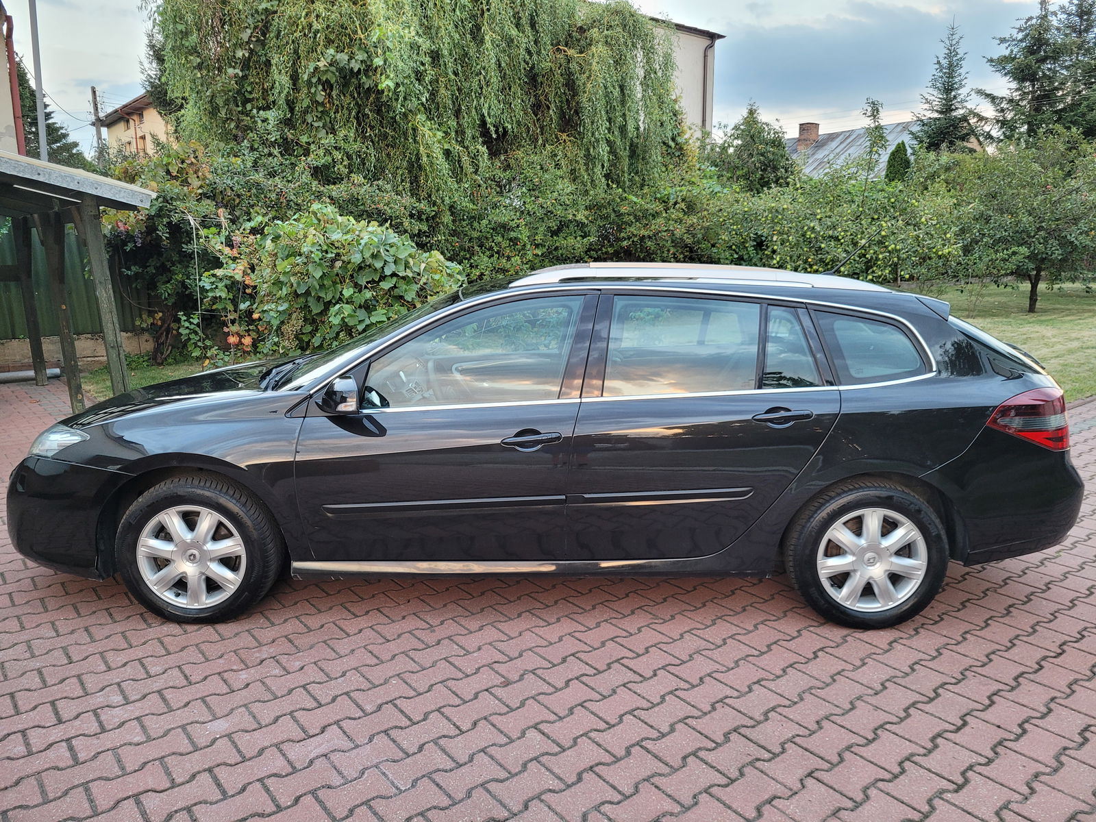 Renault Laguna 2.0T 170KM 2010r Szwajcar!