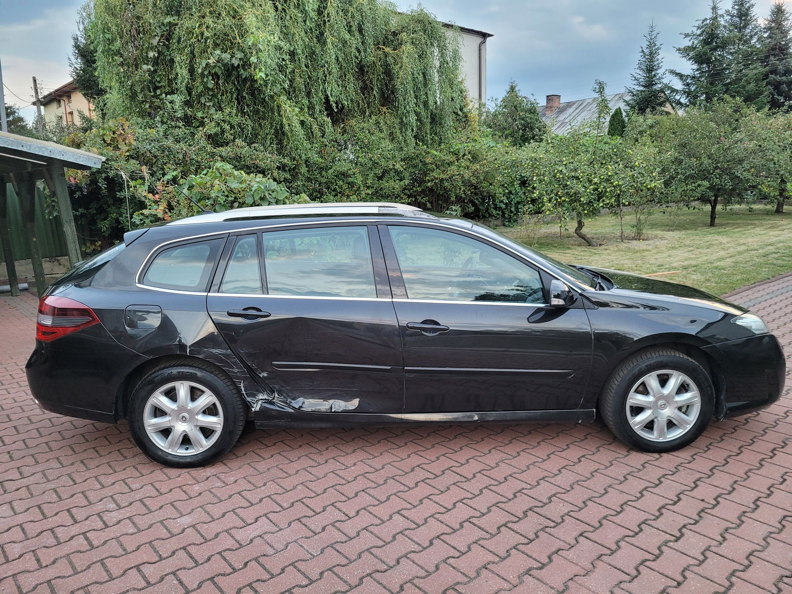 Renault Laguna 2.0T 170KM 2010r Szwajcar!