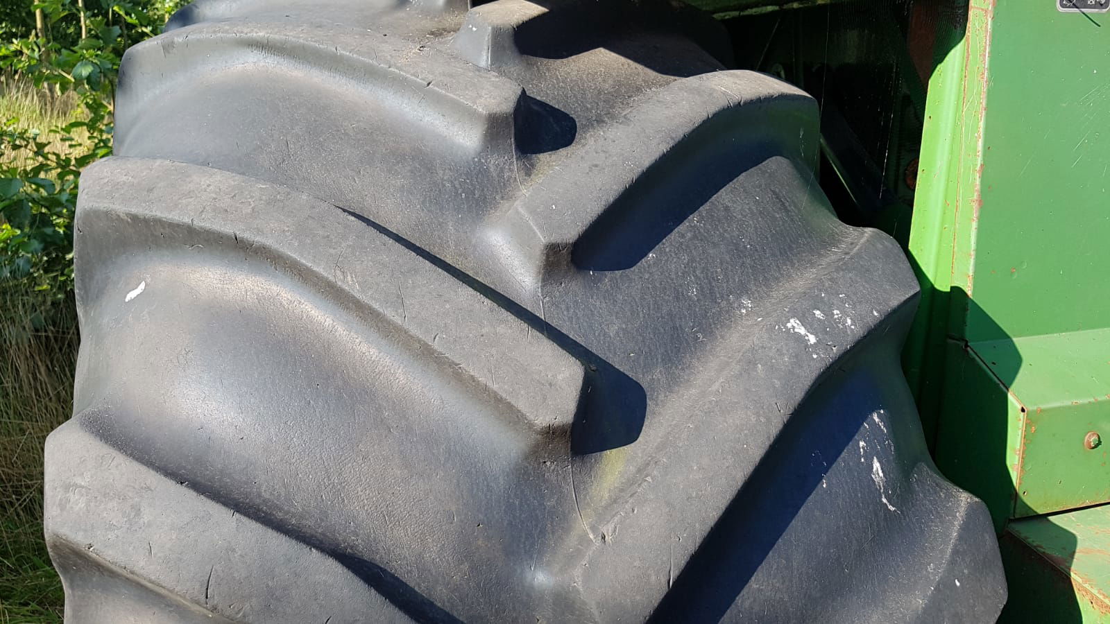 800/65R32 john deere Kola