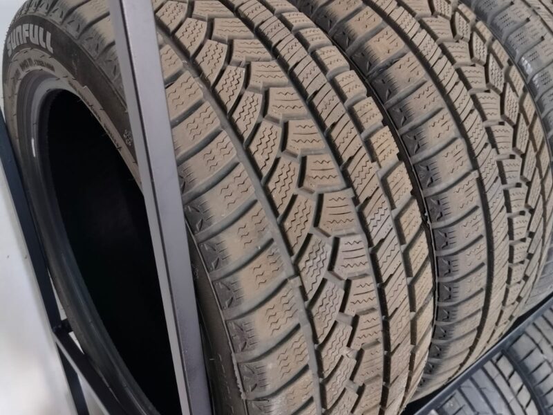 Opony zimowe 245/45 R18 . 2023r