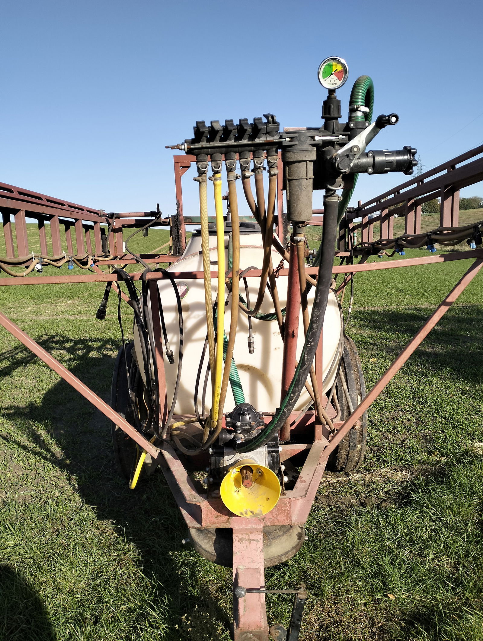 Opryskiwacz Pilmet 1000 L hydraulicznie rozkładany