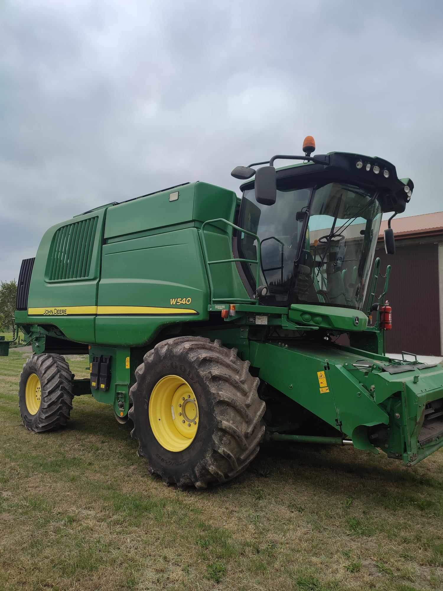 John deere w540