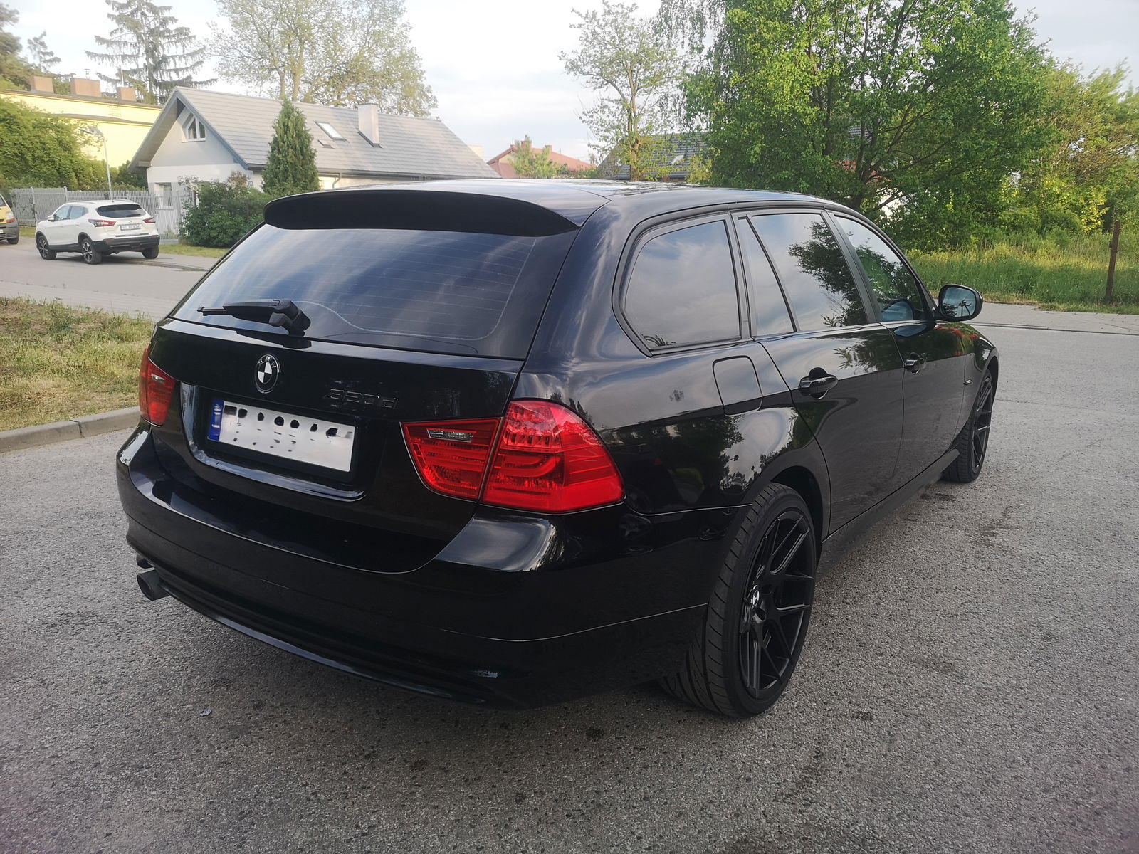 BMW E91 2.0d 177km hak 2 komplety kół zadbana