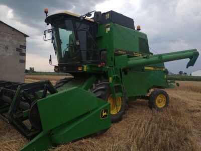 John Deere 1075