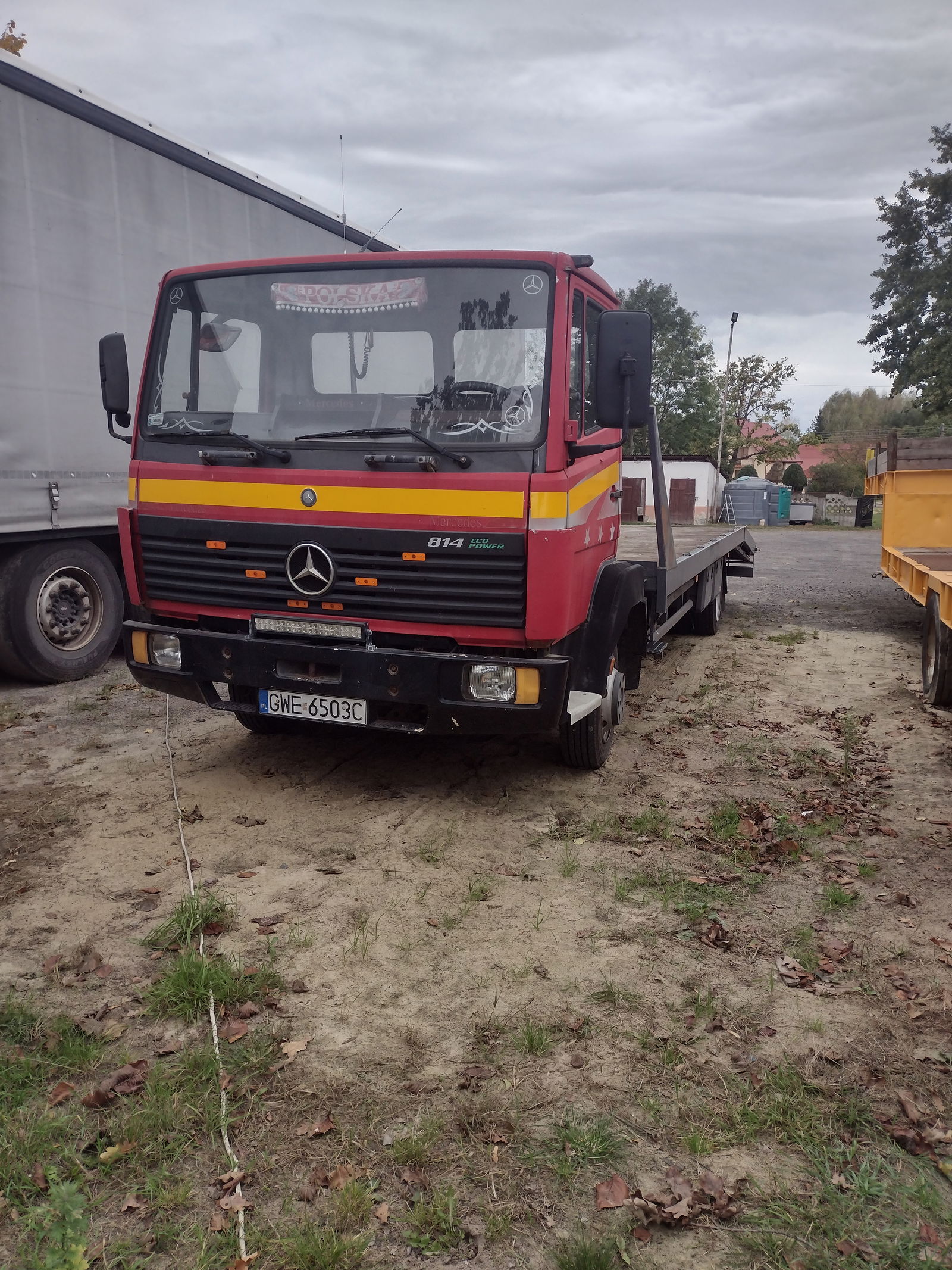 Mercedes-Benz 814D autolaweta