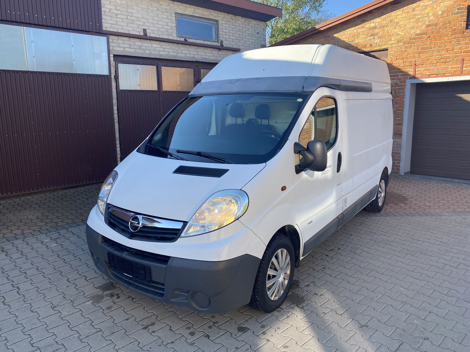 Opel Vivaro 2.5 , long , prosto z lawety