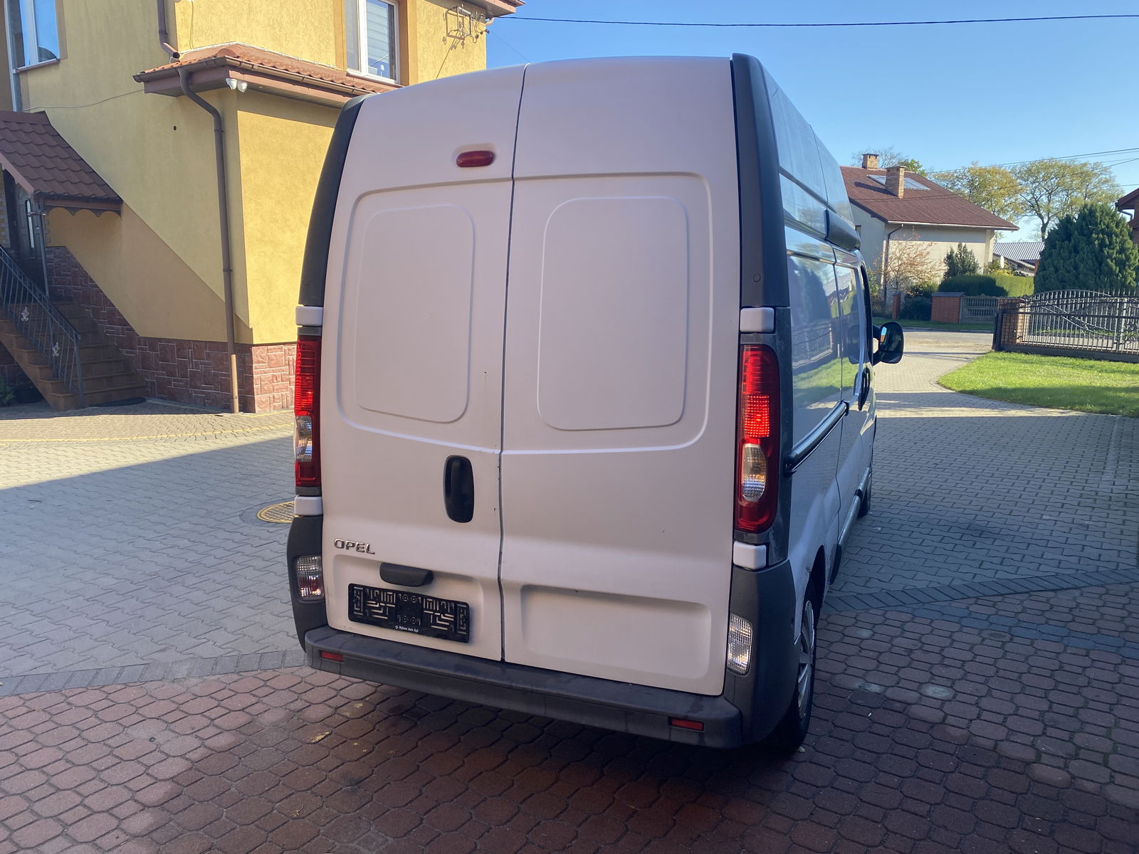 Opel Vivaro 2.5 , long , prosto z lawety