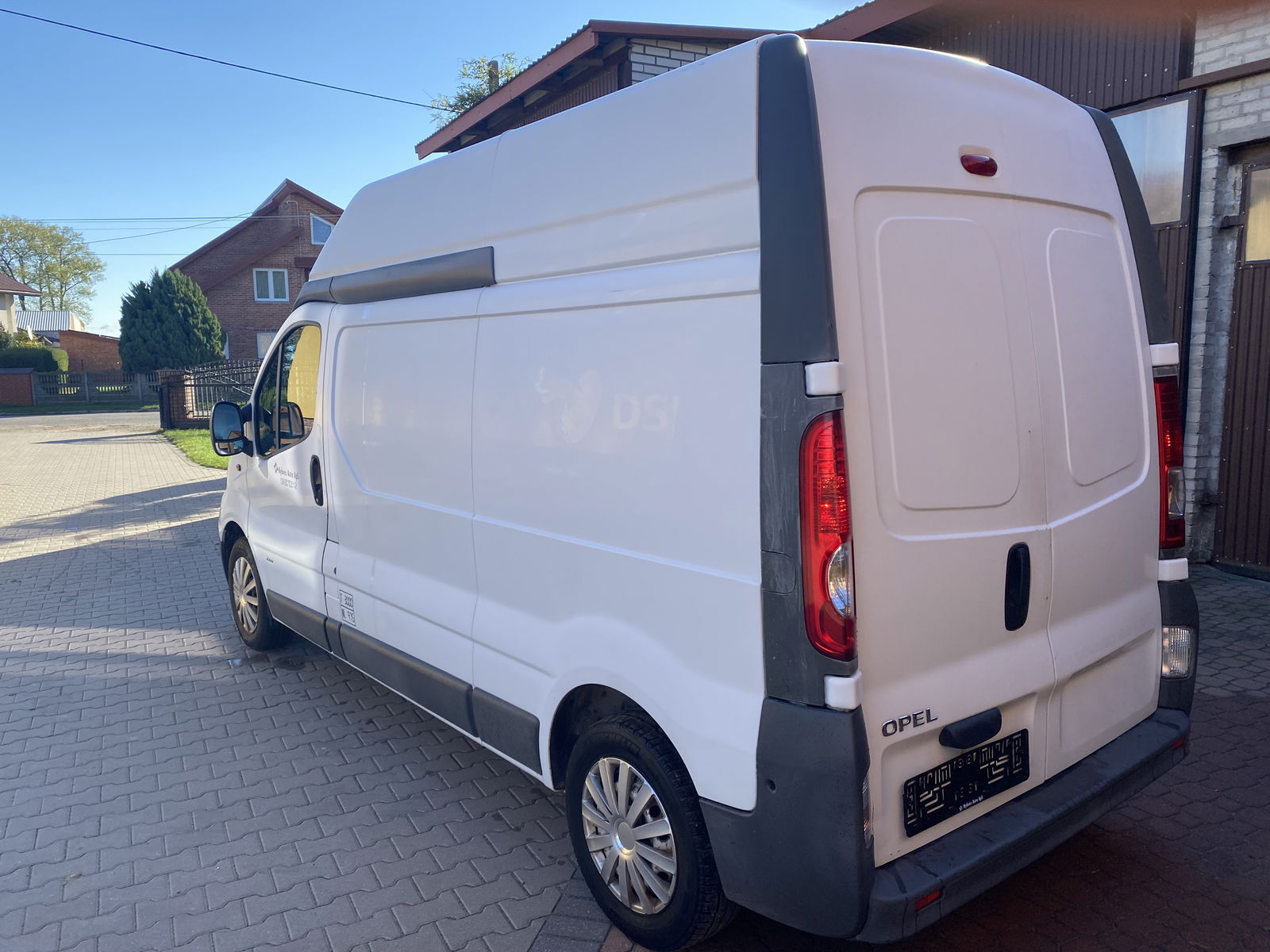 Opel Vivaro 2.5 , long , prosto z lawety