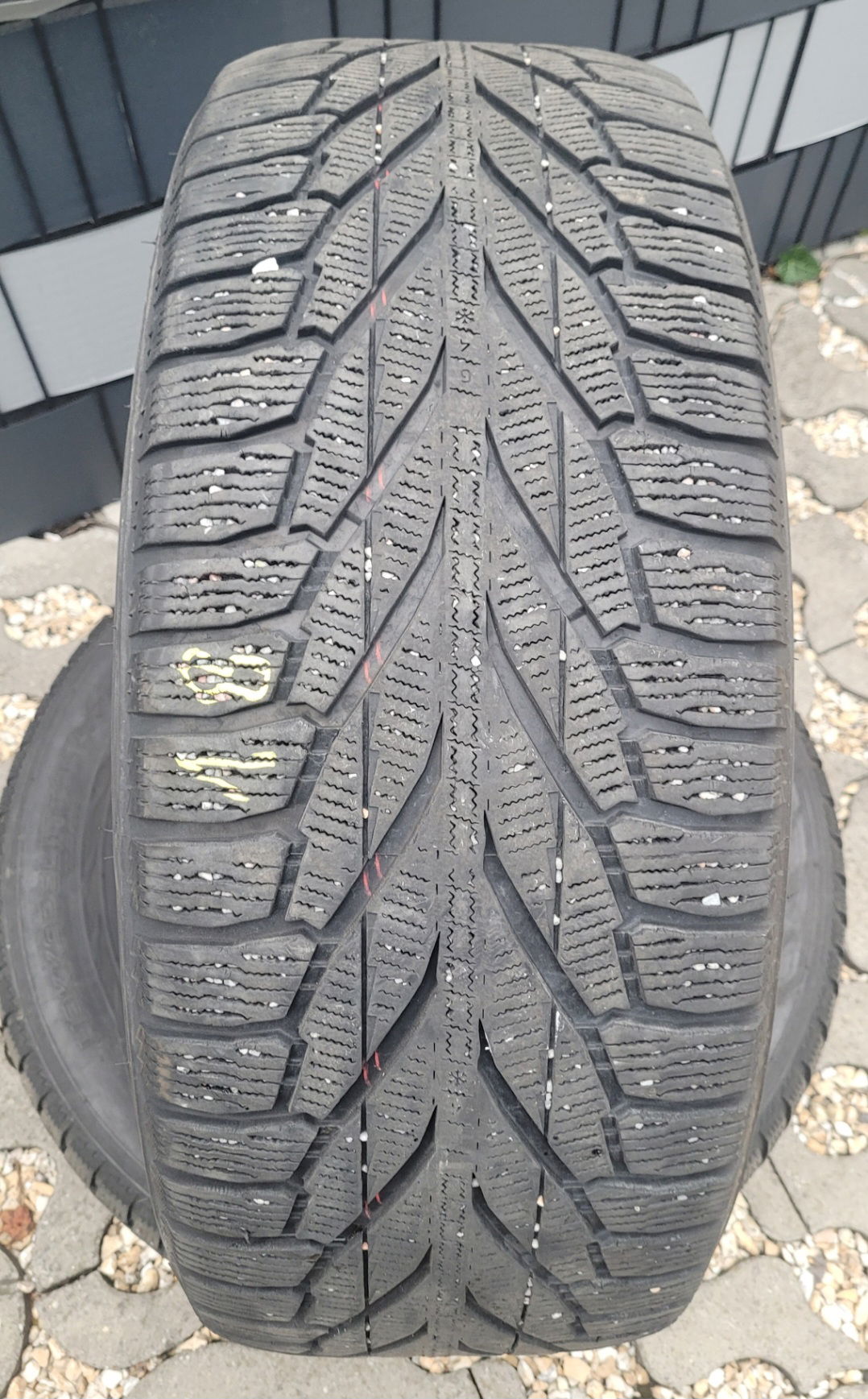 Opony Nokian Hakkapeliitta R2 SUV 255/60R18 2szt Para Zimowe