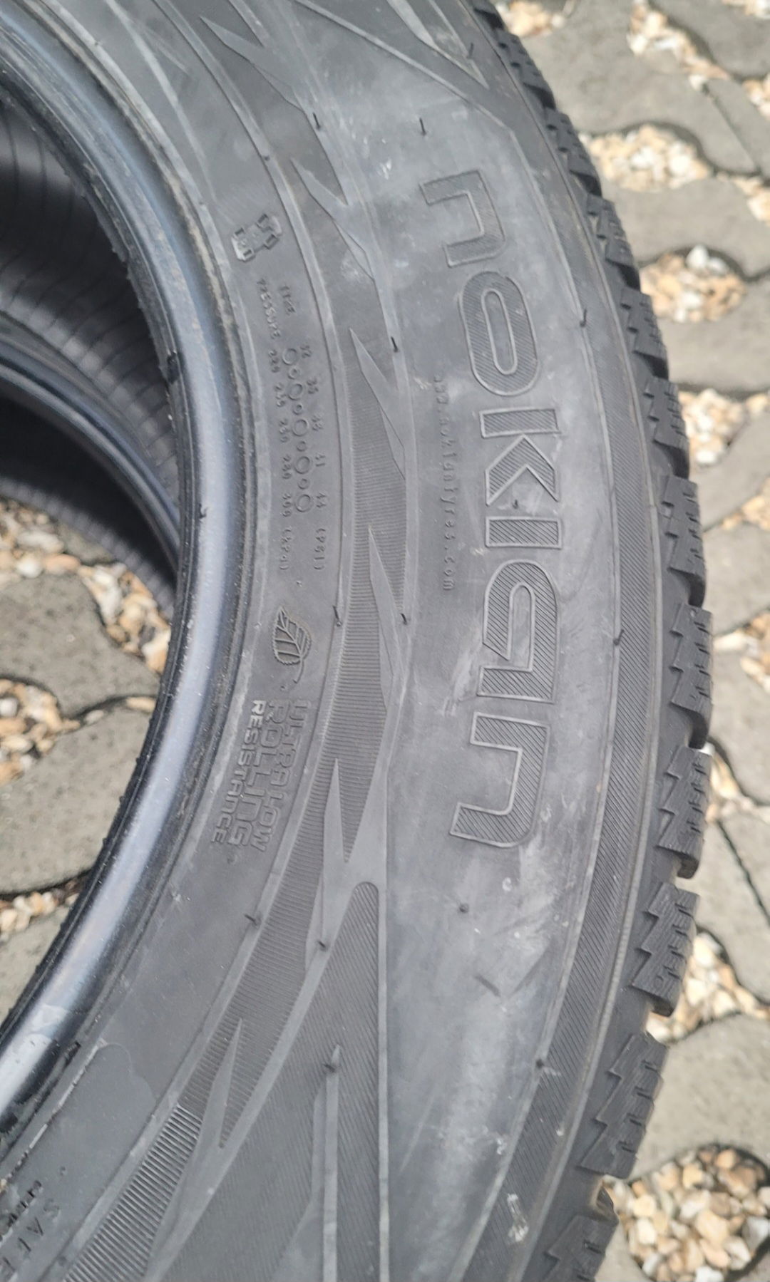 Opony Nokian Hakkapeliitta R2 SUV 255/60R18 2szt Para Zimowe