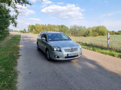 Toyota Avensis Lift Hak Orginalny Przebieg