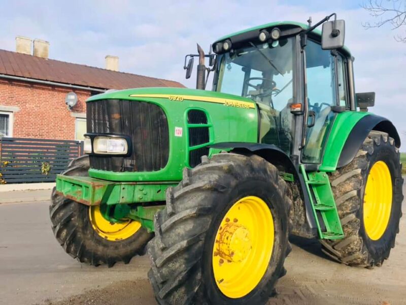 John Deere 6920