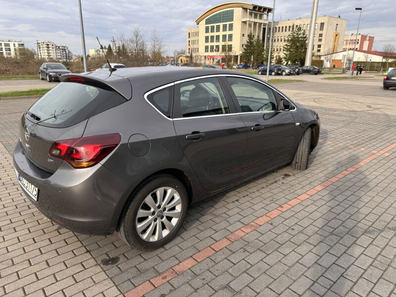 Opel astra J