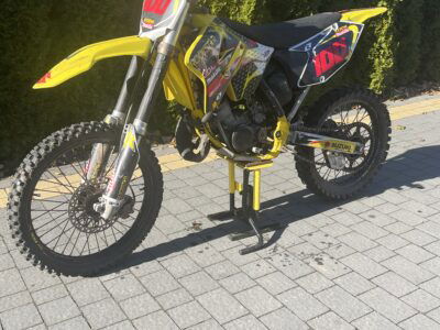 Suzuki RM125