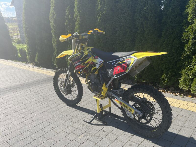 Suzuki RM125