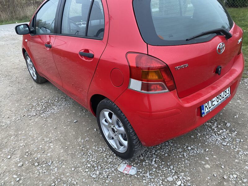 Toyota yaris 2 1.0 benzyna