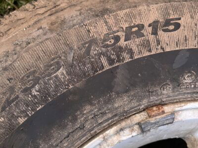 Opony zimowe 235/75 R15