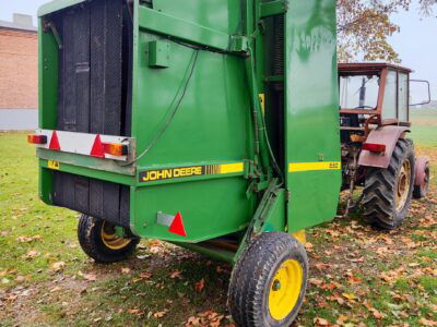 Prasa pasowa John Deere 550 zmiennokomorowa